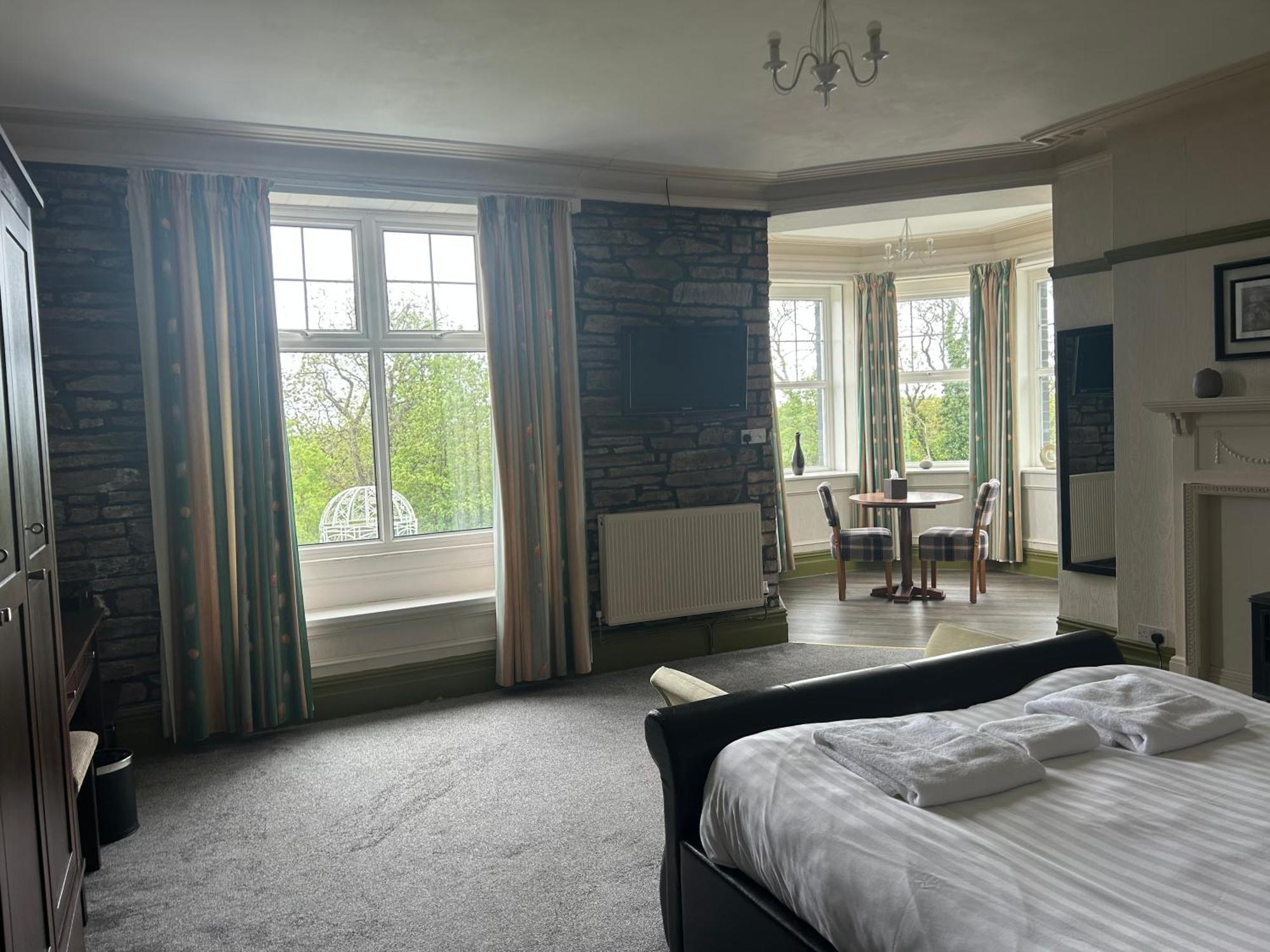 ローアーン Broadway House Bed & Breakfast エクステリア 写真